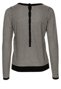 Schwarz-weißer, gemusterter Langarmpullover mit Rundhalsausschnitt, Knopfverschluss auf der Rückseite sowie gerippten Bündchen und Saum. Weicher, strukturierten Stoff.