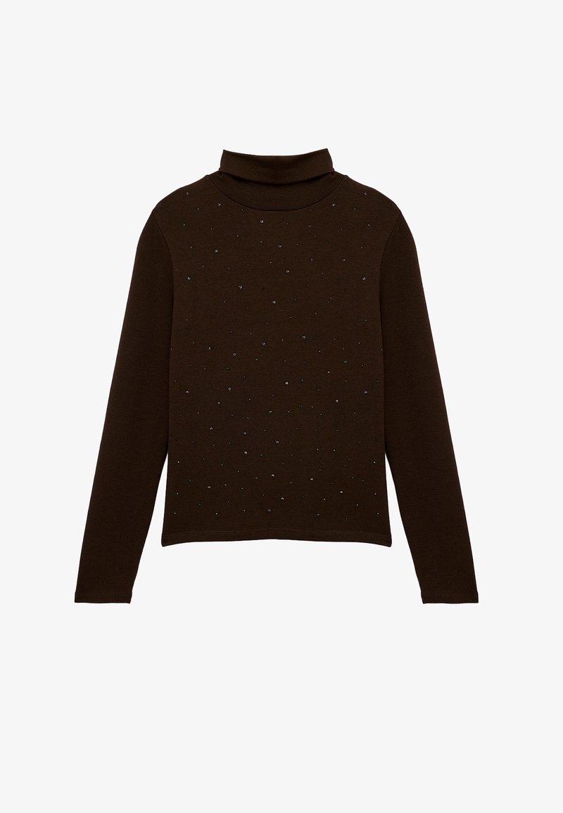 Brun, langærmet turtleneck sweater lavet af blødt materiale, forskønnede med spredte sorte paletter over fronten.