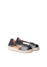 Mustad nahast espadrillid avatud varvastega, millel on kootud jute soe ja risti rihmad, mis tagavad kindla istuvuse.