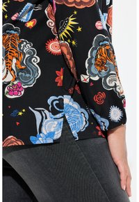 Angel of Style COMIC-TIGERMUSTER LANGARM - Bluse - black