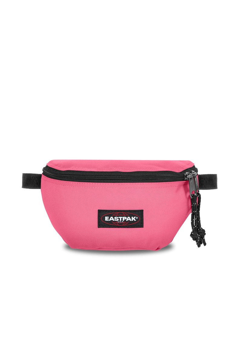 Vaippa vaaleanpunaisesta Eastpakista mustalla vetoketjulla ja säädettävillä hihnoilla, etuosassa logo-patch ja kaksinkertaiset vetoketjun vedinlaitteet naruilla.