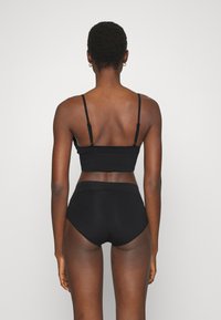 Spanx COTTON COMFORT BRIEF - Nohavičky/Slipy - very black