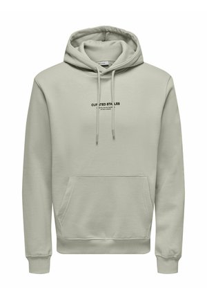 Lichtgrijze katoenmix hoodie met een voorste kangoeroezak, een capuchon met trekkoord en een zwart tekstlogo op de borst. Ribgebreide manchetten en onderrand.