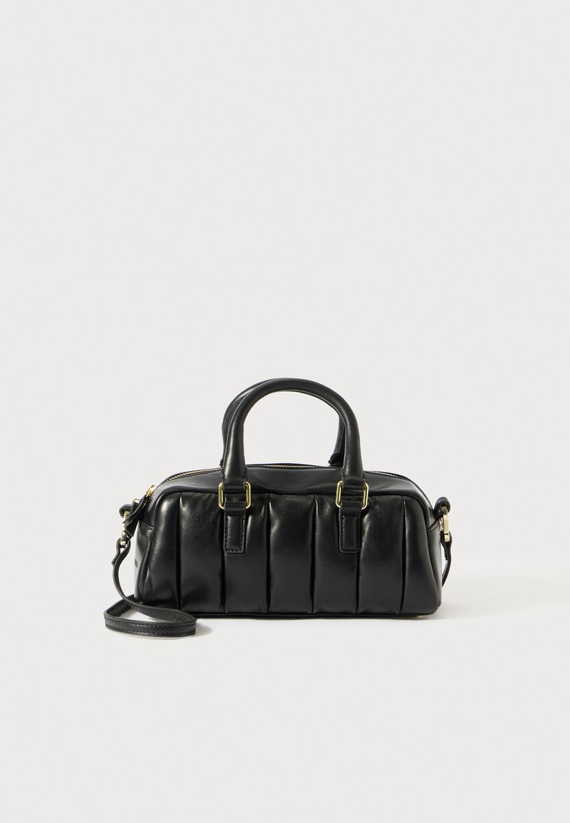 Borsa a tracolla in pelle nera con design imbottito, due manici corti e tracolla removibile. Accenti in metallo dorato.