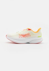 HOKA MACH 6 - Silniční běžecké boty - white/lettuce