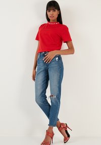 LELA REGULAR FIT - T-shirts print - red