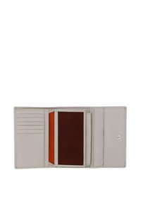 Portefeuille gris clair avec plusieurs emplacements pour cartes, compartiment marron et accents orange. Fabriqué en matériau lisse avec des détails de couture soignés.