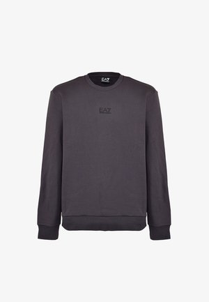 Felpa grigia scura con scollatura rotonda, texture a coste e maniche lunghe. Presenta un logo nero discreto sul petto e polsini a coste.