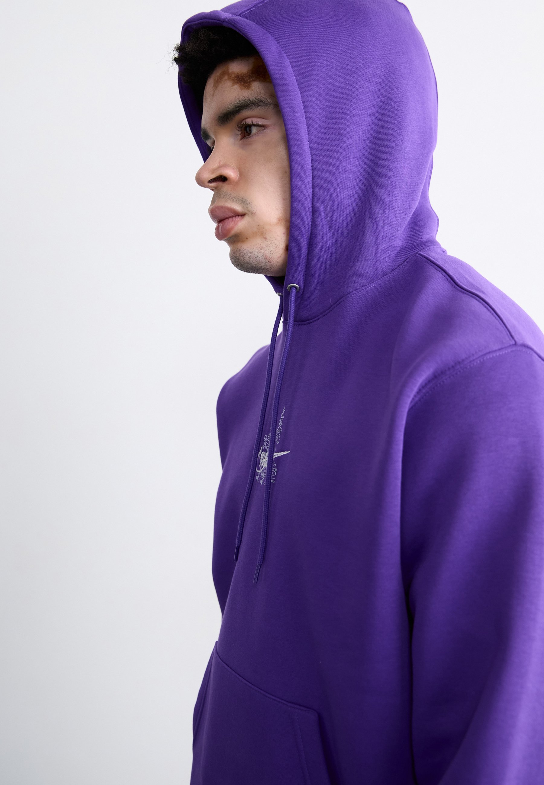 Nike Sportswear CLUB RUN REISSUE - Hoodie - wild grape/ghost