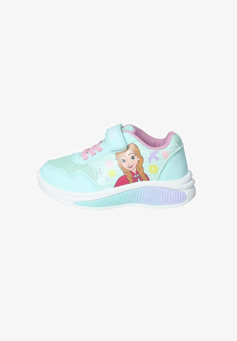 Sneaker azzurro chiaro con interni rosa, caratterizzato da una grafica di un personaggio e motivi floreali. Realizzato in materiale sintetico, include una fascia a strappo.