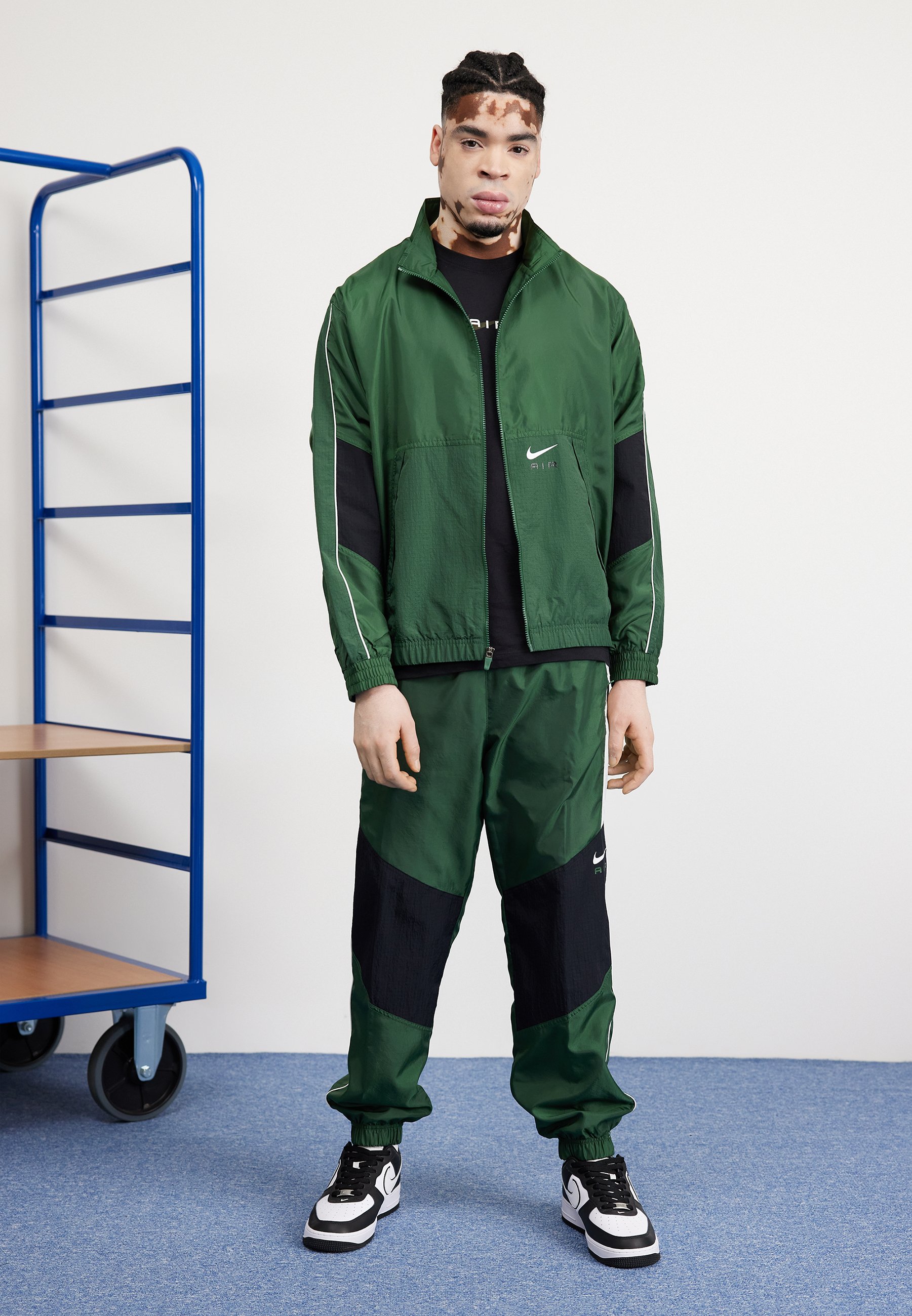 nike air max track top