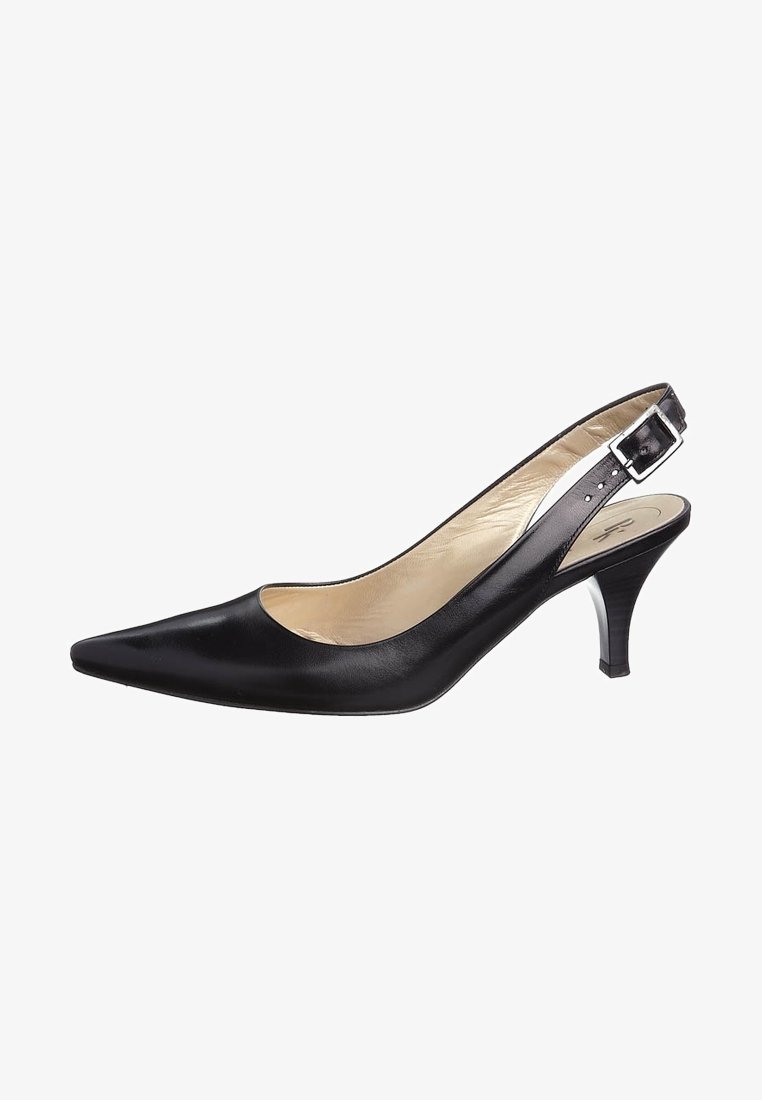 Chaussure à talon haut en cuir noir avec un bout pointu et un détail de boucle métallique. L'intérieur est beige avec une texture lisse.