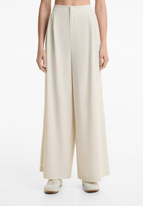 VERTICAL STRIPE WIDE-LEG - Stoffhose - beige