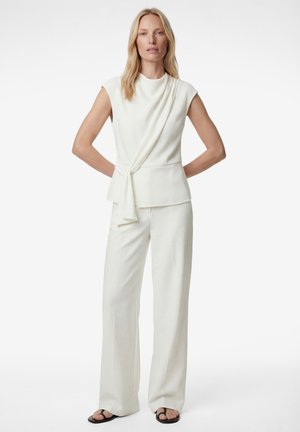 Koton, SLEEVELESS - Blusa - white