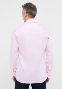 Eterna DYNAMIC COTTON �  SHIRT - SLIM FIT - Overhemd - rosa
