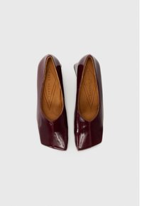Chie Mihara QUTIE - Escarpins compensés - grape