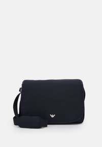 Emporio Armani Bolsa cambiador blue navy/azul marino