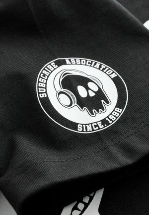 Next SHORT SLEEVE GRAPHIC STANDARD - T-Shirt print - black white skull