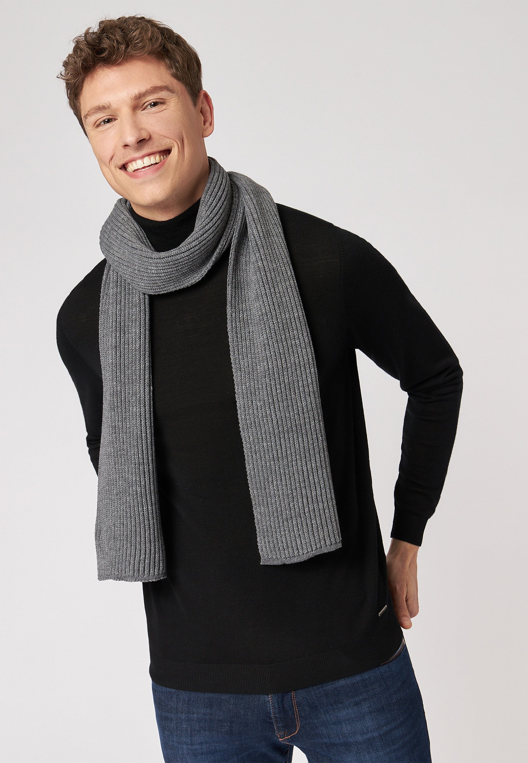Wollhuhn Sciarpa Riscaldante Unisex Grigia – Doppio Strato In Pile Morbido – Fatta A Mano In Germania – Taglia Unica Per Adulti E Bambini - 3