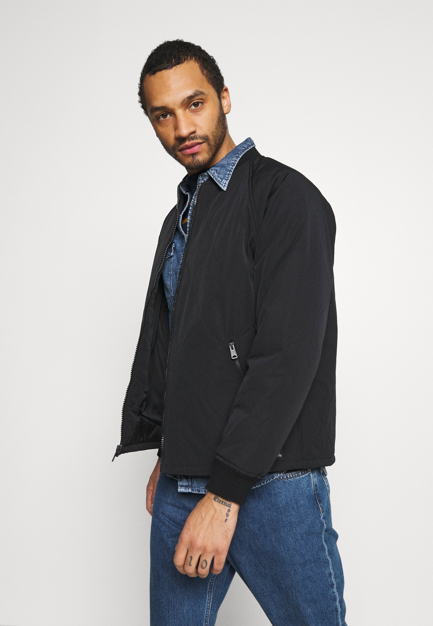 levi's black bomber jacket