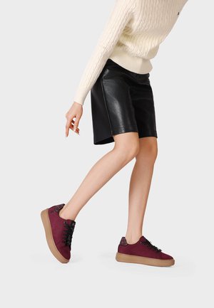 Queen Helena, X35-1 - Sneakers basse - bordeaux