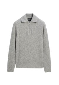 Maglione a costine grigio chiaro con maniche lunghe, mezzo zip frontale e colletto ripiegato.
