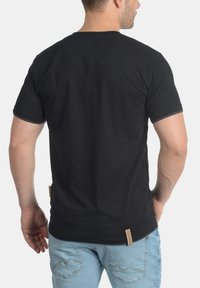 INDICODE JEANS IDTONY - Paprasti marškinėliai - black