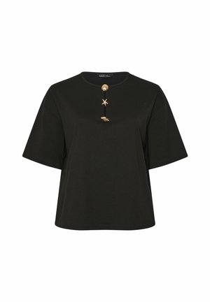 Blouse noire à manches courtes avec encolure ronde, ornée de trois boutons dorés à thème marin en forme de coquillage, étoile de mer et corail à l'avant.