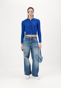 BDG Urban Outfitters COSY CREW - Adīta jaka - bright blue