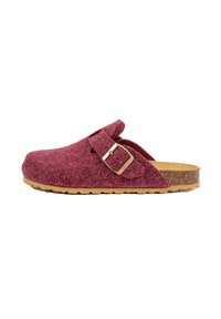 Sabot en feutre rouge avec une boucle unique, semelle en liège et semelle en caoutchouc. Texture lisse, forme arrondie, design à dos ouvert pour un enfilage facile.