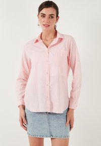 Unselected, light pink