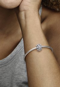 Pandora SPARKLING CLUSTER ROUND - Charm - silver coloured