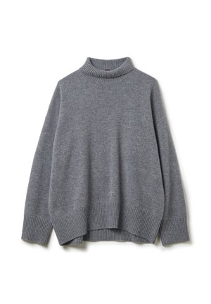 Pull gris à col haut, coupe décontractée et poignets côtelés. Fabriqué en matériau doux, avec une texture lisse et des détails de couture subtils.