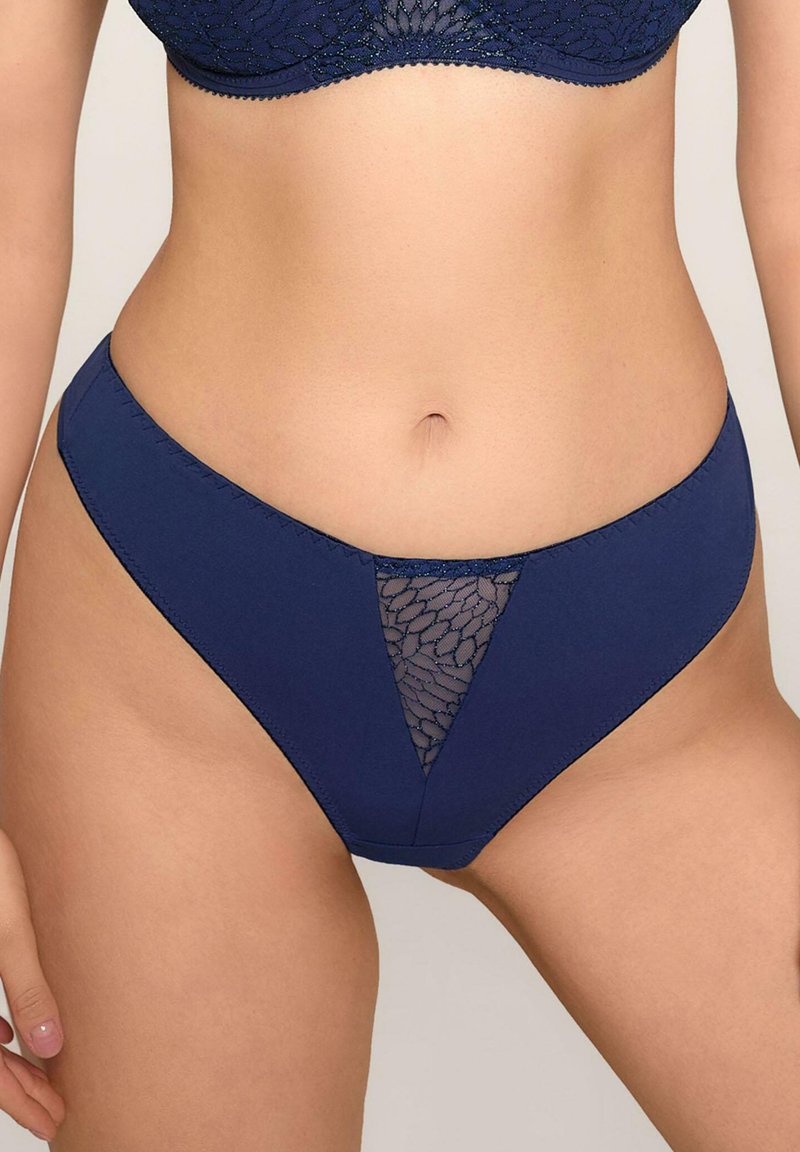 Granatowe majtki w stylu bikini wykonane z gładkiego materiału, z siateczkowym panelem w wzór rybiej siatki z przodu i przeszytymi krawędziami.