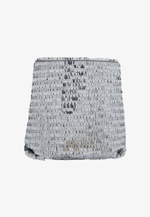 Grå og sølvvævet stoffedragt med en tekstureret finish og lagdelt frynse-design. Har en elastisk talje for justerbar pasform.