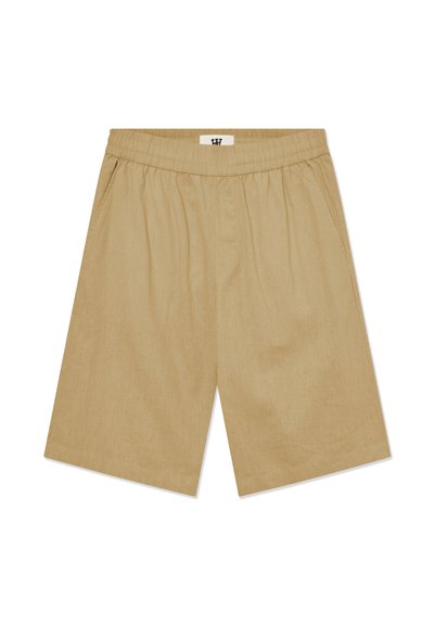 Short beige longueur genou avec taille élastique et poches latérales, posé à plat sur fond blanc.
