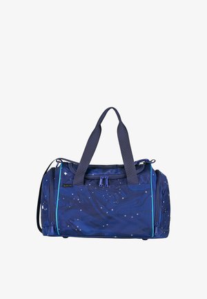 Dufflebag in Dunkelblau mit wirbelndem Muster und metallischen Sternakzenten. Verfügt über zwei Griffe, einen abnehmbaren Schultergurt und Reißverschlussverschlüsse.