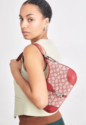 COACH ORIGINALS SIGNATURE HAMPTONS HOBO - Handtasche - ruby ivory