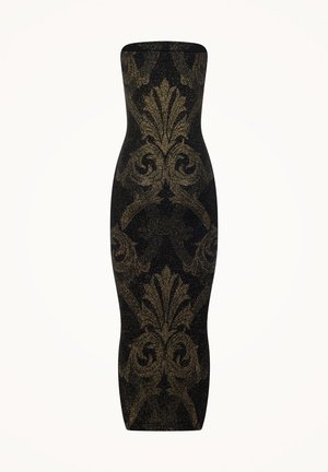 Robe midi noire sans bretelles avec un design texturé à motif doré, silhouette ajustée et tissu lisse qui réfléchit la lumière.