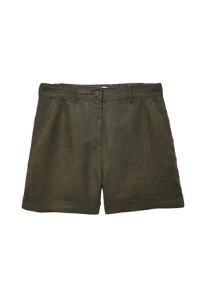 Shorts en lin vert foncé avec fermeture par bouton, passants de ceinture, poches avant et ourlets retroussés sur fond blanc.