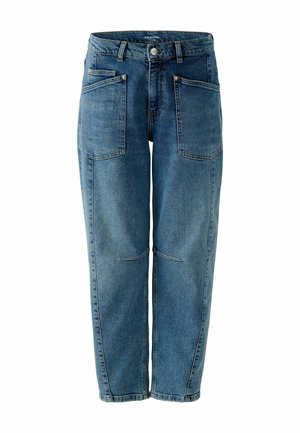 Jeans aus Denim in mittlerem Blauton, mit entspannter Passform, zwei Fronttaschen und sichtbarem Nahtdesign. Klassischer Knopfverschluss an der Taille.