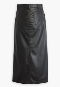 Jupe midi noire en simili cuir avec poches arrière, couture centrale, passants de ceinture et petite étiquette en cuir de la marque à la taille.