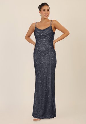 Abendkleid aus marineblauem Paillettenstoff mit Wasserfall-Ausschnitt und dünnen Trägern, taillierte Silhouette und einem langen, fließenden Saum.