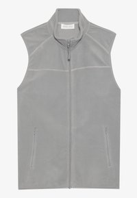 Vesta gri din fleece cu guler înalt, fermoar frontal și două buzunare laterale, având cusături contrastante și o textura netedă.