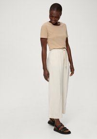 s.Oliver T-Shirt basic - sandstein