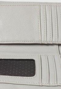 TOM TAILOR TTJUNA - Wallet - light grey