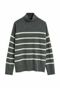 Pull gris avec un col montant, doté de rayures blanches horizontales. Fabriqué en maille avec des poignets et un ourlet côtelés.