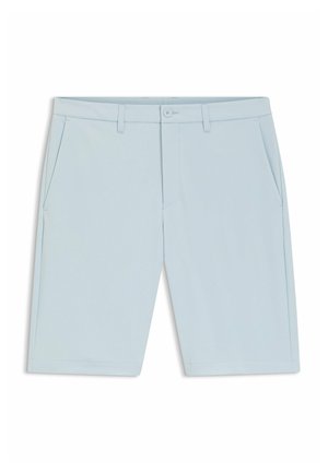 Pantalones cortos azul claro a medida con cierre de botón y cremallera, trabillas para cinturón y bolsillos laterales, colocados planos sobre un fondo blanco.