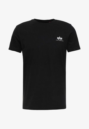 Czarna bawełniana koszulka z okrągłym dekoltem, krótkimi rękawami i małym białym logo przedstawiającym geometryczne kształty po lewej stronie klatki piersiowej.