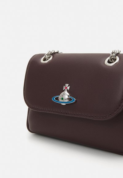 Vivienne Westwood SMALL PURSE CHAIN - Olkalaukku - brown